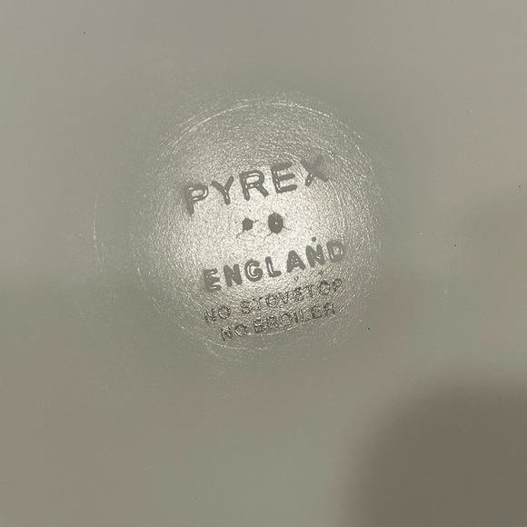 🥳BOGO! Vintage Pyrex England “Blue Iris” Mixing and Serving Bowl. ~1.5 Qt - Picture 5 of 7